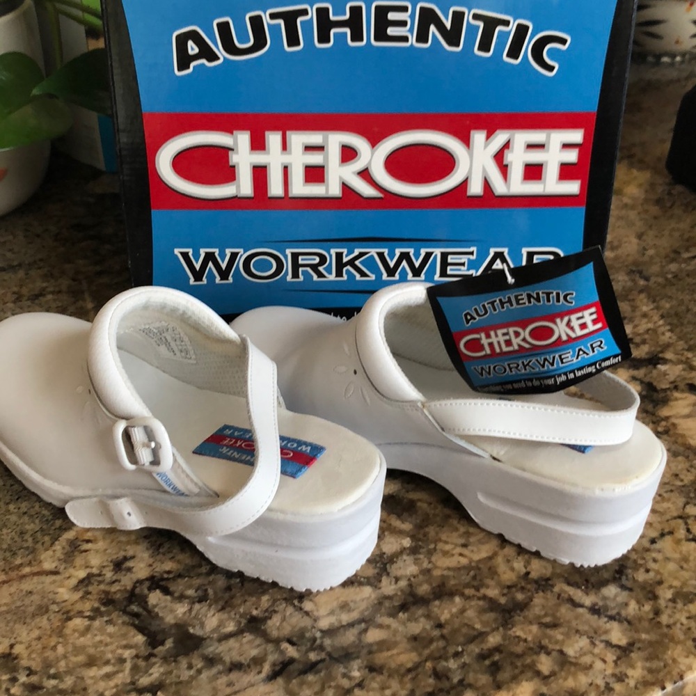 NWT— Cherokee women’s uniform nursing clogs.